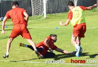 Miguel del Río se reivindica en la portería con una pretemporada perfecta