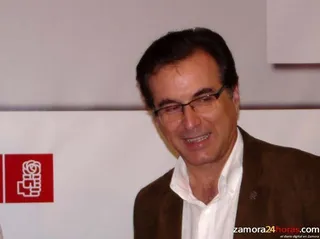 Antonio Plaza: “Los ciudadanos están hartos de actos de colocación de primera piedra”