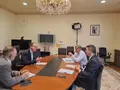 El subdelegado del Gobierno, Ángel Blanco, en la reunión con el alcalde de Mombuey