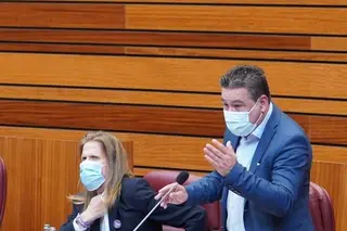Luis Mariano Santos de UPL en el Pleno de las Cortes de Castilla y León ICAL