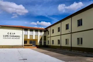 Inversión de 300.000 euros para la realización de obras de mejora en centros escolares de la provincia. CEIP Luis Casado de Corrales del Vino. Archivo.