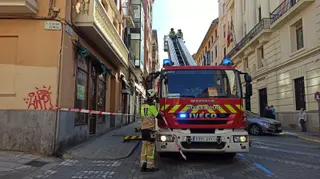 Bomberos y Policía en la calle del Riego (9)