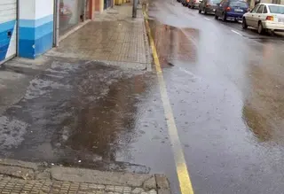 IU propondrá el arreglo del atasque del Callejón de Churruca y una acera en la Calle Villalpando