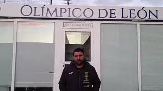 Juanga García, entrenador de la UD Bovedana, en el post partido tras la derrota ante el Olímpico de León.