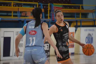Imagen del CD Zamarat - Celta Femxa Zorka, último encuentro de las naranjas en el Ángel Nieto | Carlos G. Rodríguez