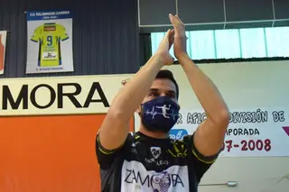 VÍDEO | Honores para Octavio Magadán