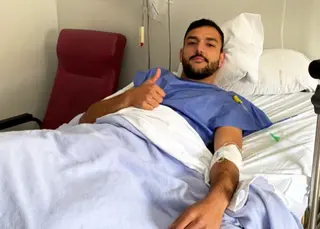 Vallejo, operado con éxito de su desgarro en el cruzado