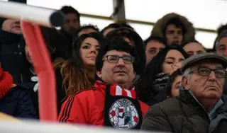 Mucha animación en el estadio de Las Salinas para vivir un duelo trepidante