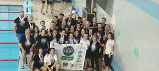 El C.D. Natación Zamora reina en casa y se proclama tricampeón autonómico