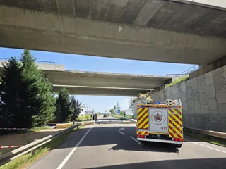 Los Bomberos en el lugar del derrumbe