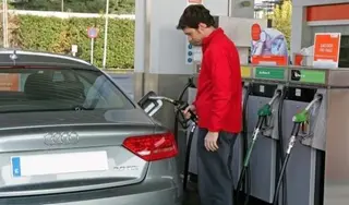 Los carburantes se abaratan hasta precios previos a la Semana Santa