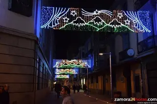 36 días y 258 horas de iluminación navideña en estas fiestas de 2014