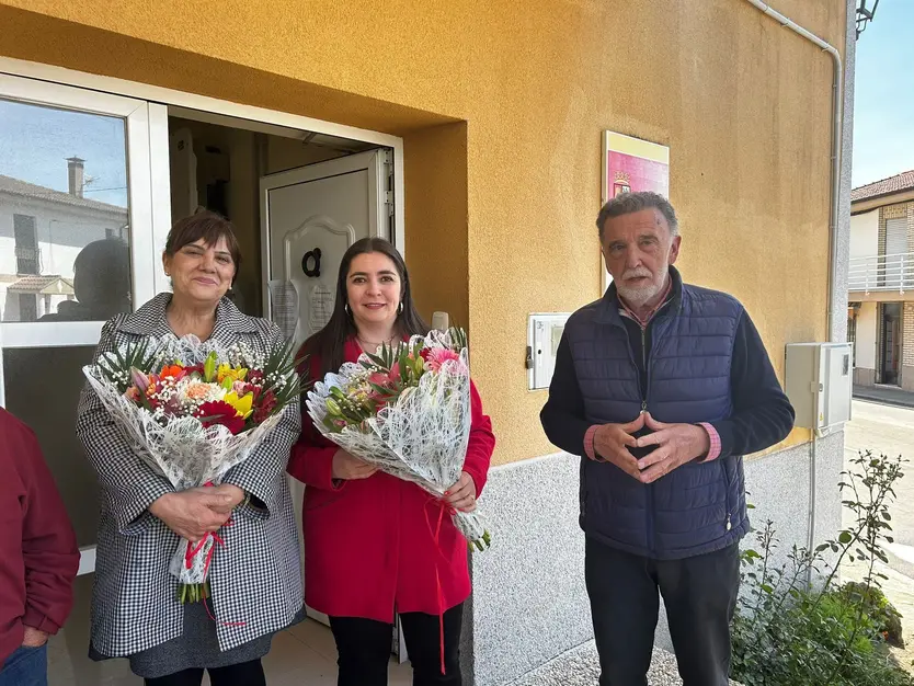 Despedida a la médica y a la enfermera de Almeida