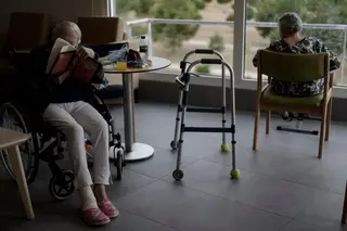Personas mayores en una residencia. Archivo