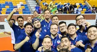 La selección de Chile celebra el bronce en el Torneo Centro Sur de Recife