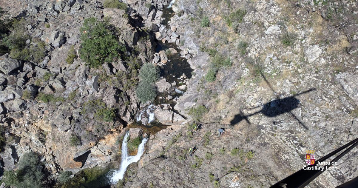 El rescate en los ca&ntilde;ones del Tera desde el helic&oacute;ptero