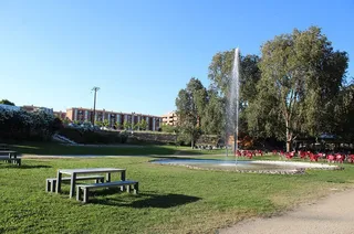 Tres fuentes