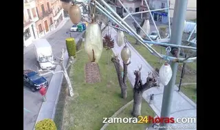 Retirada de elementos de la obra de Coomonte en Benavente