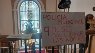 Imagen de una de las pancartas exhibidas en el pleno 