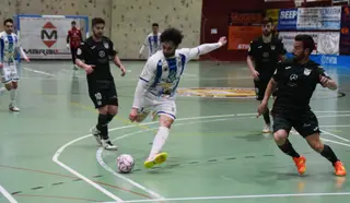 Ibarra dispara a portería