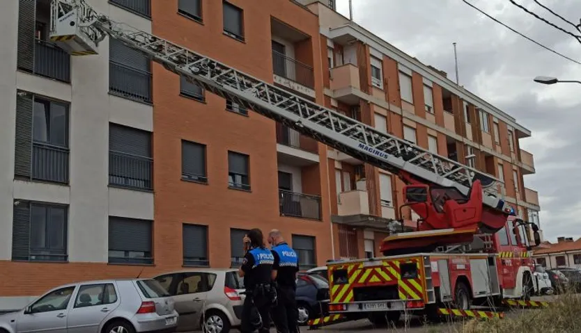 Intervención de los servicios de Emergencia en la calle Barcelona de la capital
