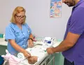 Prueba de detección de hipoacusia a bebés | EP