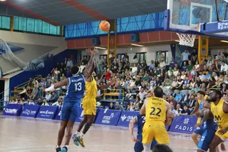 Instante del encuentro entre el CB Zamora y el Movistar Estudiantes