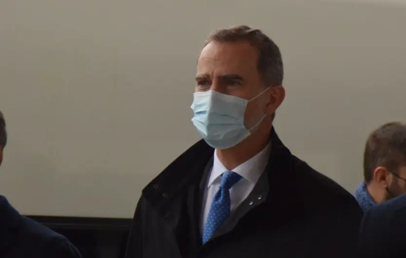 Felipe VI decidió bajar al andén en Zamora