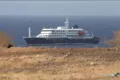El crucero Hondius permanece frente a las costas de Cabo Verde. ELTON MONTEIRO / XINHUA NEWS / EUROPA PRESS