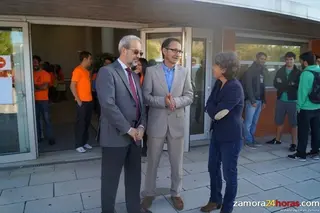 Hernández Ruipérez asegura que se ha mantenido el número de matriculados pese a la subida de las tasas y el descenso de las becas