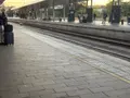 Viajeros esperando al tren en la estación de Zamora capital