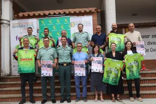 Imagen de la presentación de una nueva edición de la Carrera de la Guardia Civil 