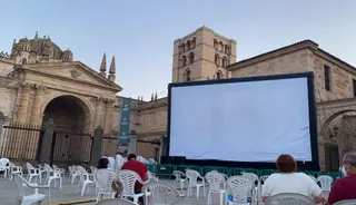 Imagen de una sesión de Cine de Verano en Zamora en veranos anteriores 