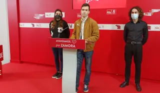 Un instante de la rueda de prensa del Juventudes Socialistas