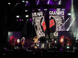 Los Mojinos Escozíos 'revientan' la Plaza Mayor