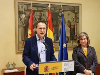 Teresa Peral, directora provincial de la TGSS y del INSS, junto al subdelegado del Gobierno en Zamora, Ángel Blanco