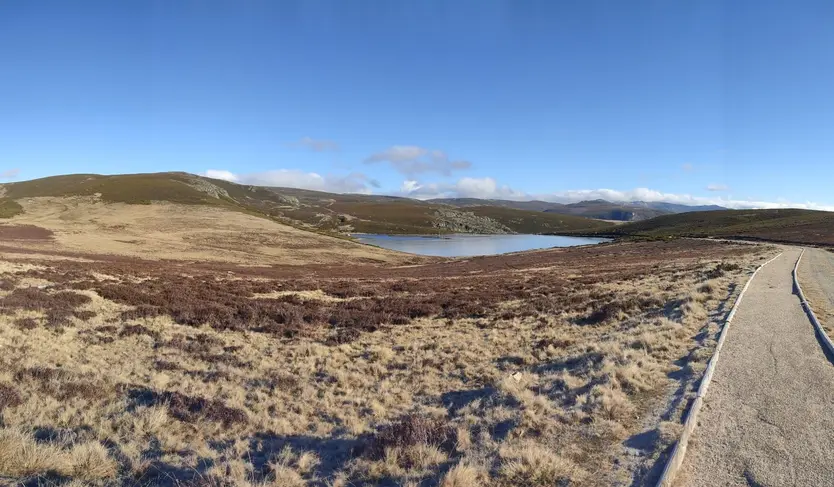 La Laguna de Peces, parcialmente congelada este miércoles (3)