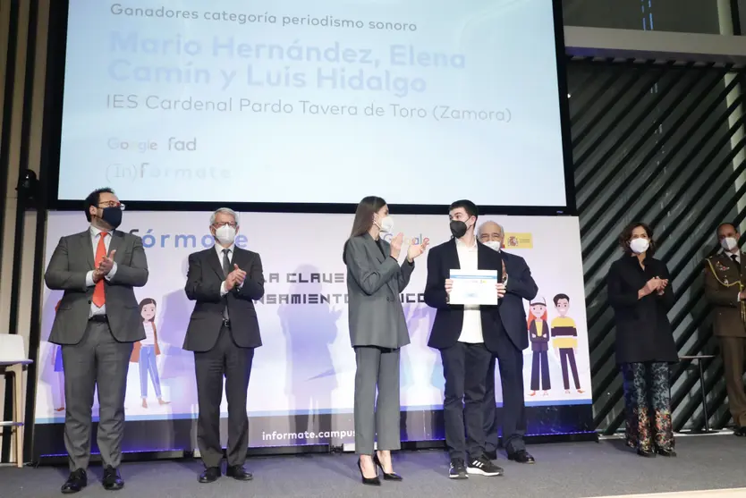 Entrega de los premios por parte de Doña Leticia a los alumnos zamoranos. Casa de S.M. el Rey 3