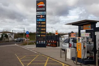 Gasolinera Repsol en la N122 a la entrada de Zamora