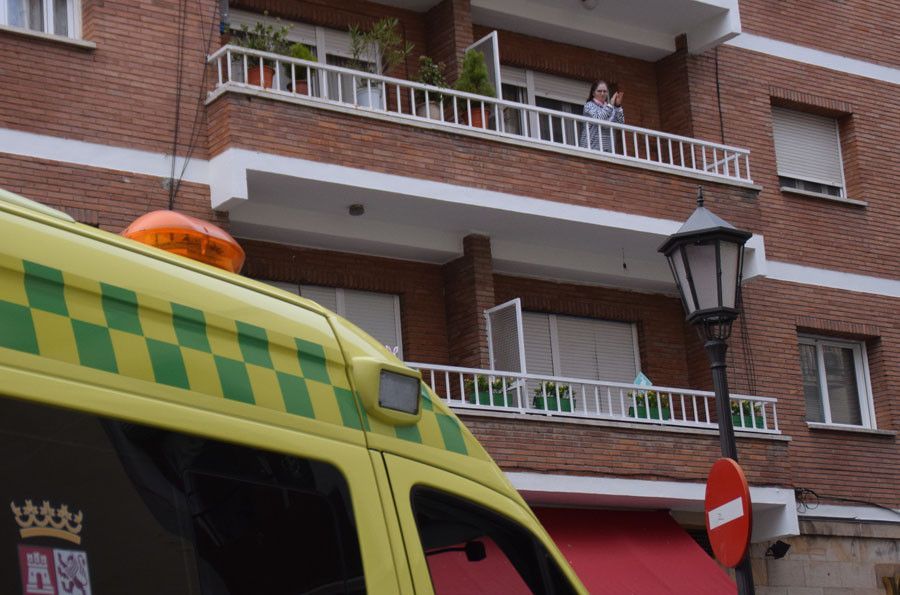 Aplauso sanitario balcon