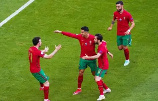 Cristiano Ronaldo, Bruno Fernandes y Bernardo Silva celebran un gol con Diogo Jota. Andre Weening. Orange Pictures. AFP7. Europa Press | 5