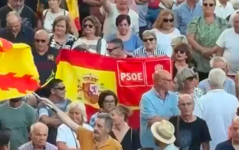Bandera Del Psoe Durante La Concentración En Apoyo a Ceuta En Zamora