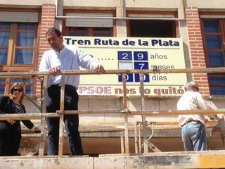 El PP recuerda que "fue el PSOE el que cerró el tren de la Ruta de la Plata"