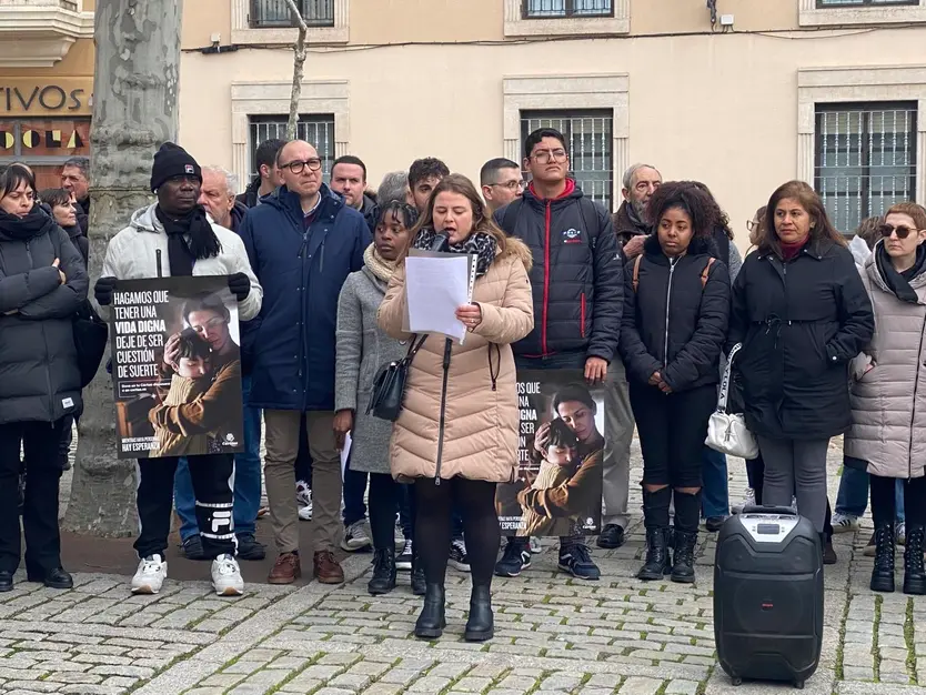Isabel Sampedro, de Cáritas Zamora, durante la lectura del manifiesto