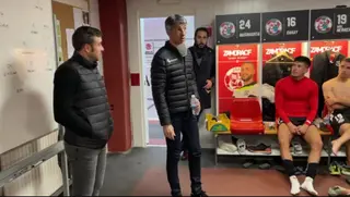 Imanol charla con los jugadores del Zamora CF