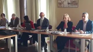 La Junta Consultiva y el Patronato de la Reserva Natural de Caza de las Lagunas de Villafáfila, reunidos en las oficinas de la Casa del Parque bajo la presidencia de la delegada territorial, Leticia García.