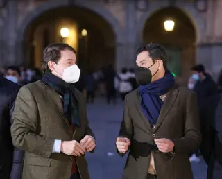Alfonso Fernández Mañueco junto a Juan Manuel Moreno