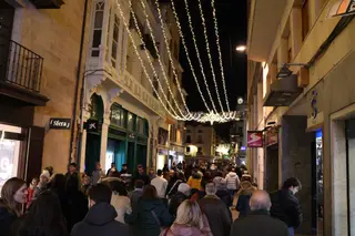 Una calle del centro de Zamora tras el encendido navideño | Carlos G. Rodríguez