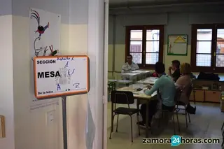Mesa electoral en Zamora