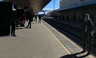 Viajeros en la estación de tren de Zamora | M.L.